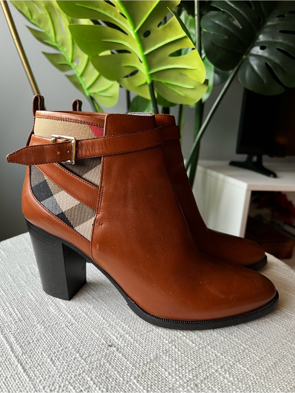 Authentic Burberry Fosham House Check Ankle Boots Chestnut Leather US 10 EU 40